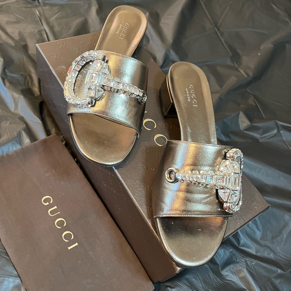 Gucci women Crystal G logo metallic sandal